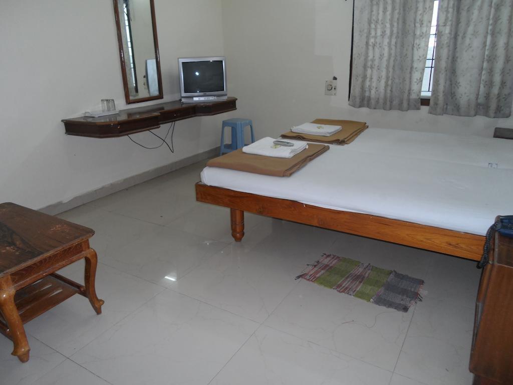 Hotel Sunilkrishna Tirupati Bilik gambar